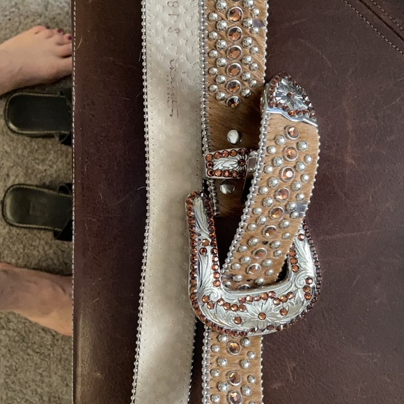 Gorgeous jeweled belt